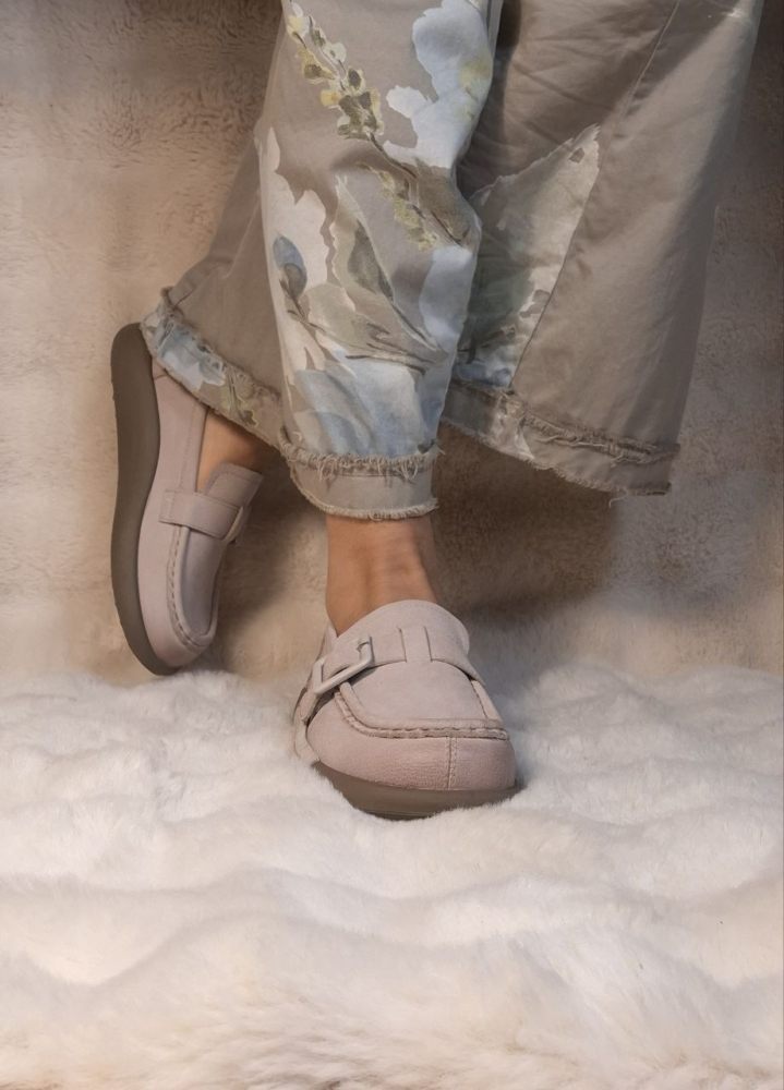 Lola Mokasinai - Image 9